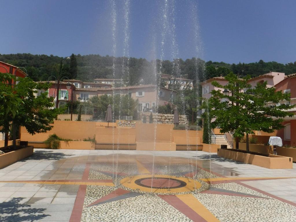 Appartement Dans Residence - Le Domaine De Camiole Callian  Bagian luar foto