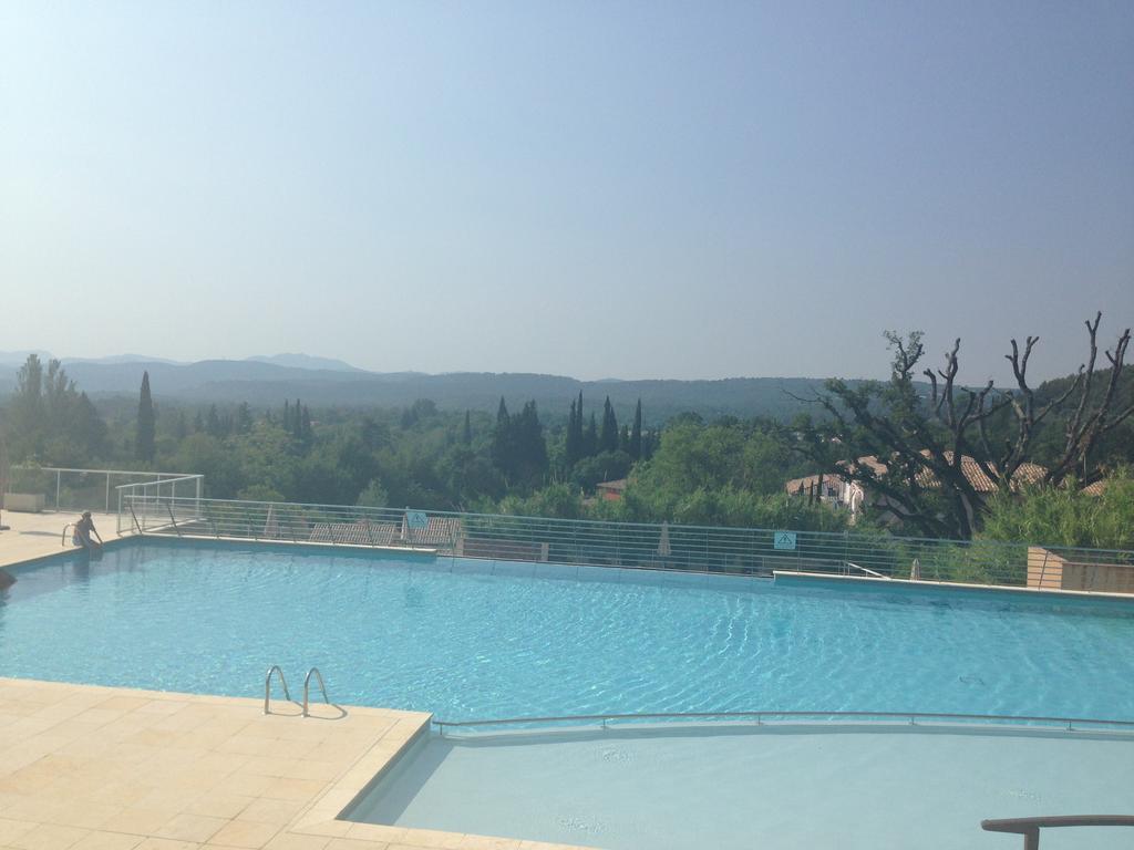 Appartement Dans Residence - Le Domaine De Camiole Callian  Bagian luar foto